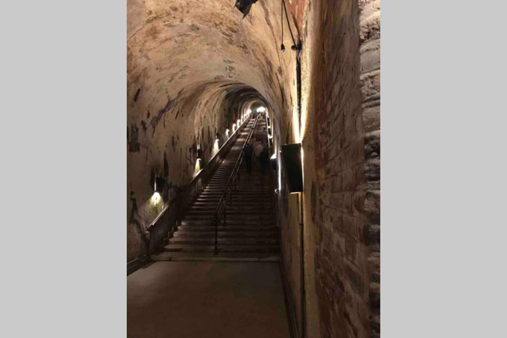 Appartement Superbe Loft 100m2 Proche Cathédrale avec Parking à Reims Extérieur photo